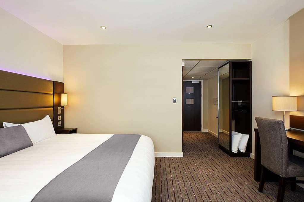 Milestone Peterborough Hotel A1M, Sure Hotel Collection Room photo